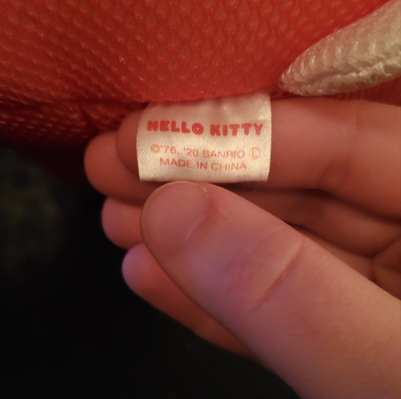 2020 mesh Hello Kitty plush - Picture 4 of 6